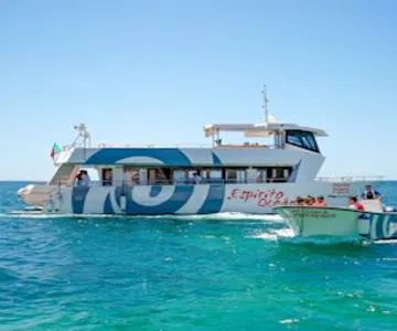 Albufeira: Sightseeing Cruise with Beach BBQ